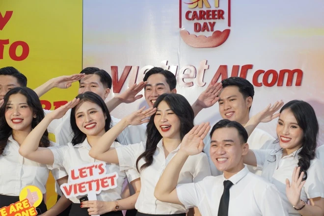 Thu nhập và Đãi ngộ: Tại sao nên chọn Vietjet? Thu nhập và Đãi ngộ: Tại sao nên chọn Vietjet?